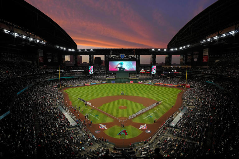 The Arizona Diamondbacks' lease expires in 2027. What to know about ...