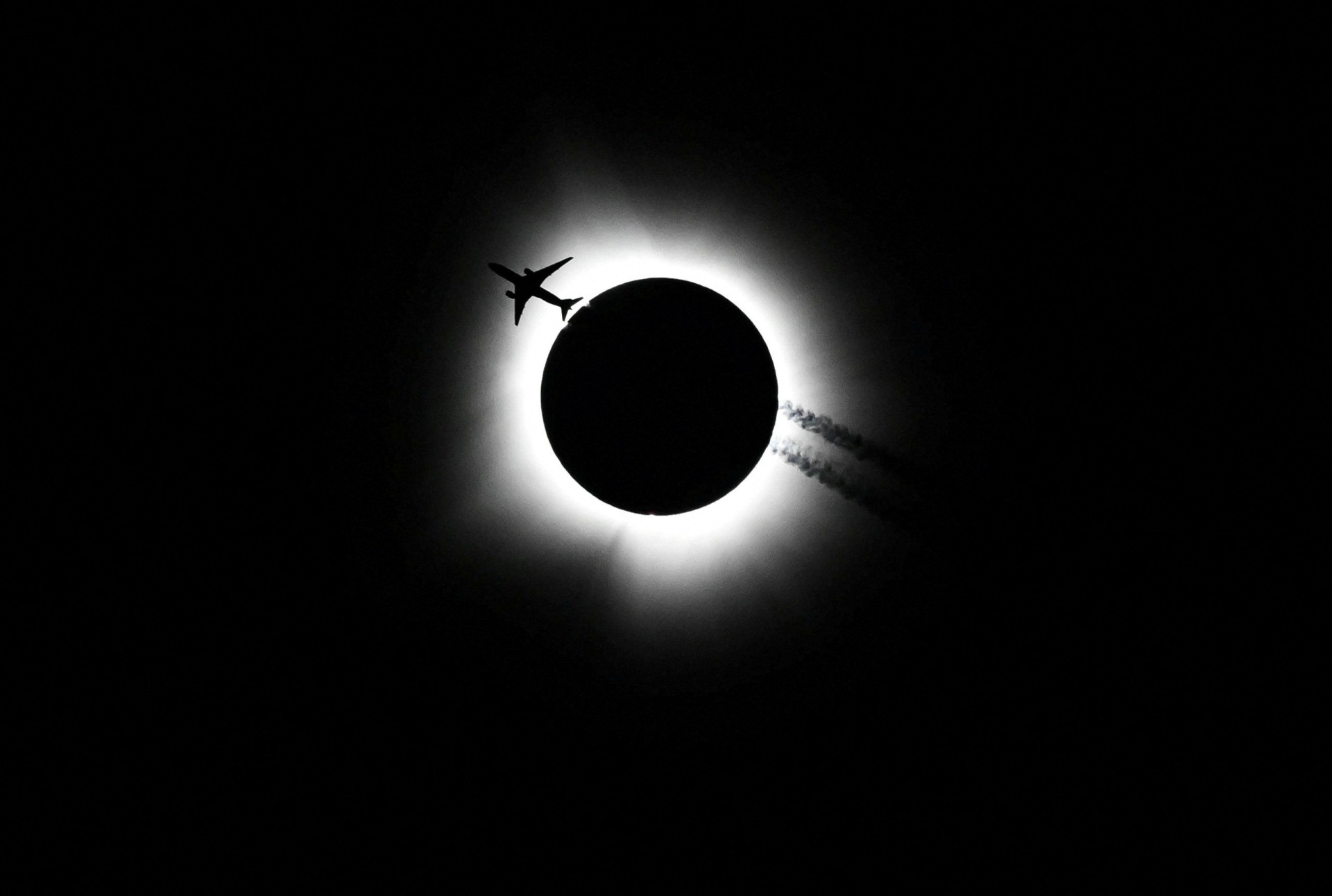 El eclipse solar total de 2024 en imágenes