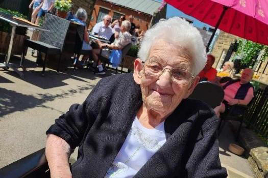 Tributes to Sheffield Woman of Steel who refused to hide in air raid ...