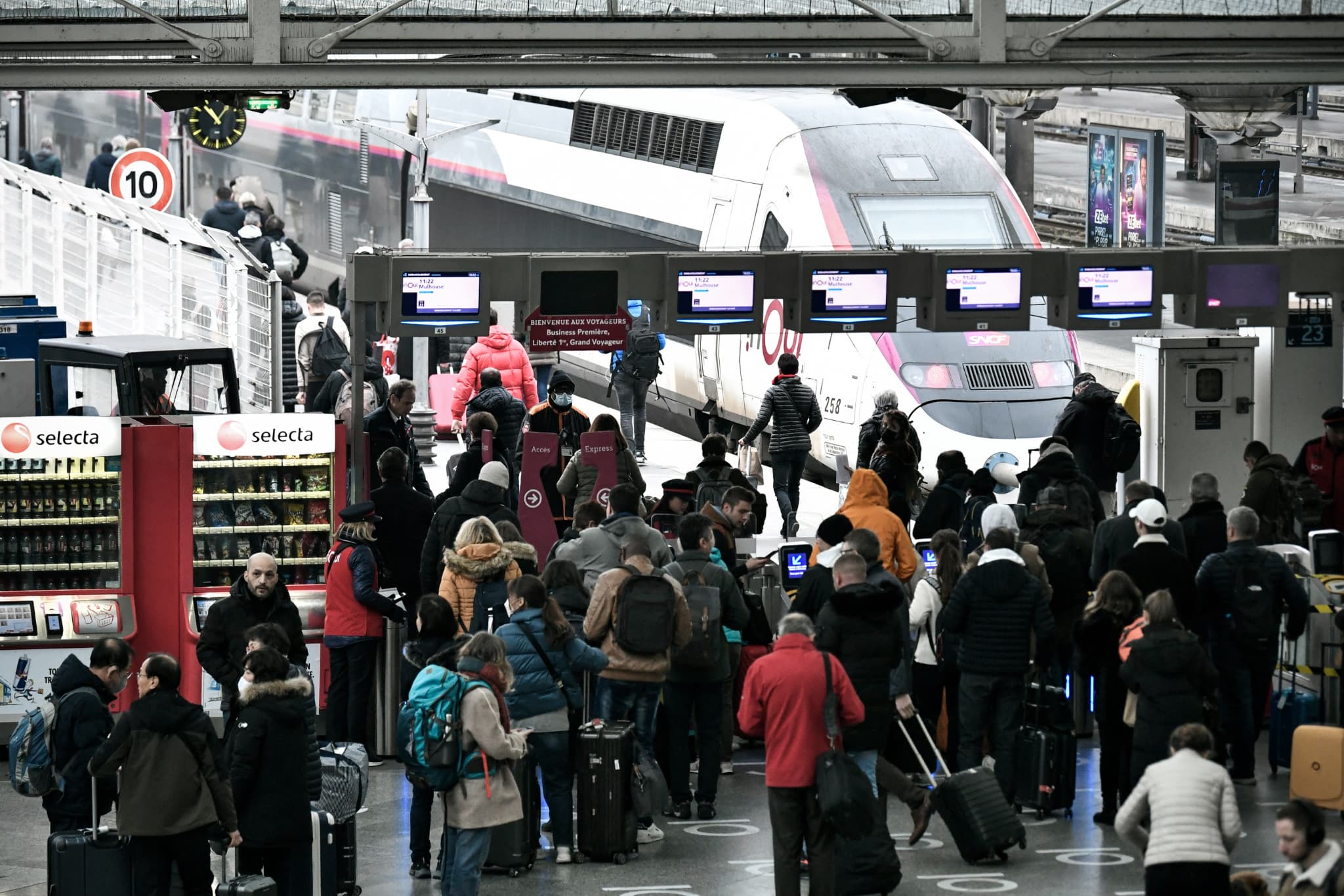 sncf: accord sur les fins de carrière, les syndicats n'appelleront pas à la grève en mai