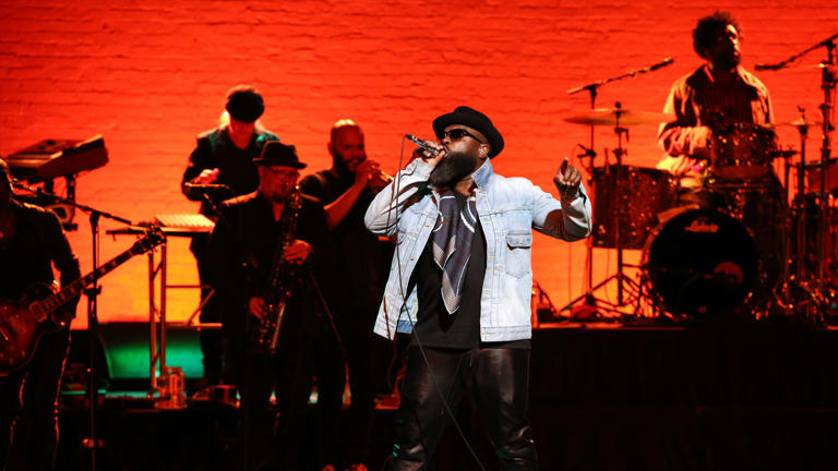  The Roots perform at 