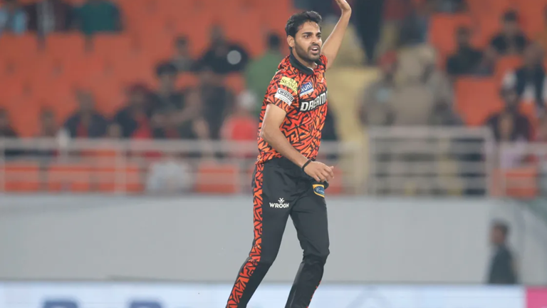 bhuvneshwar kumar creates history; becomes first player in the world to get two stumpins as par in ipl history