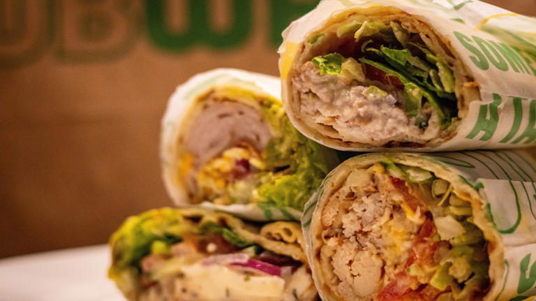 Subways New Flatbread Wraps Review A Heartier Alternative To Other Fast Food Wraps