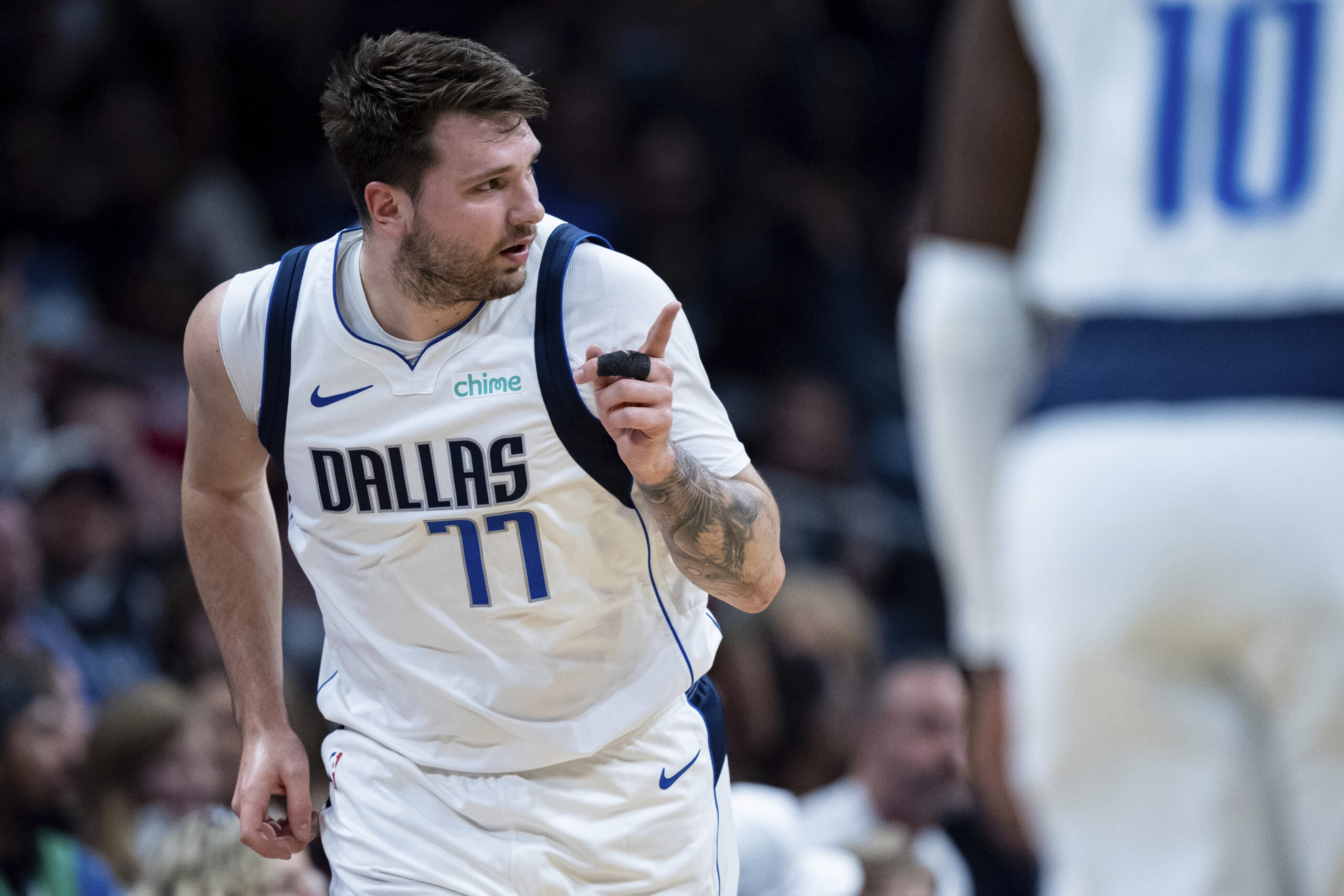 nba: luka doncic, mavericks rout hornets for 15th win in 17 games