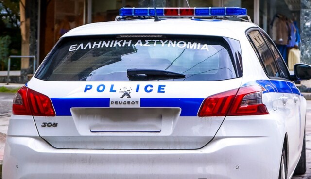 σύμη: νεαρός αλβανός αποπειράθηκε να βιάσει 32χρονη μέσα σε καφετέρια
