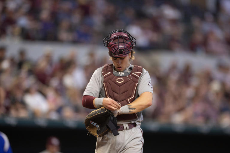 Jackson Appel's homer hat trick leads No. 3 Texas A&M baseball team to ...