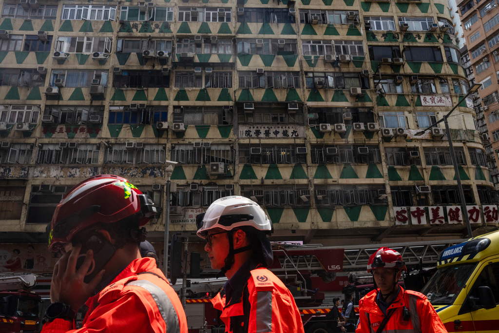 flera döda i brand i hongkong