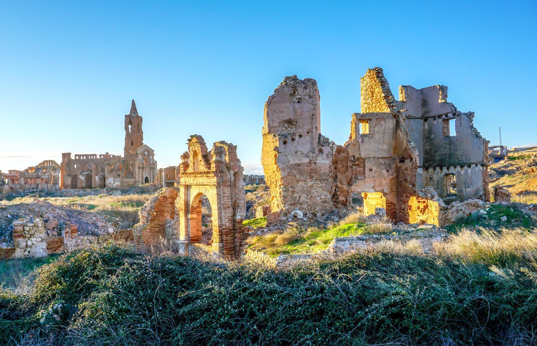 Eerie abandoned towns and cities around the world