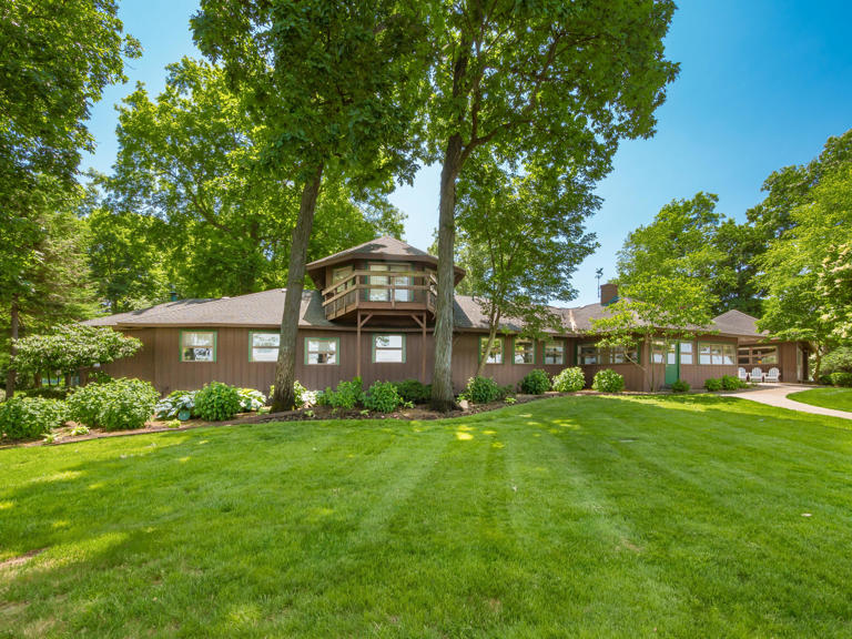 Island for sale. Wolfe family retreat on Ohio's Buckeye Lake hits ...