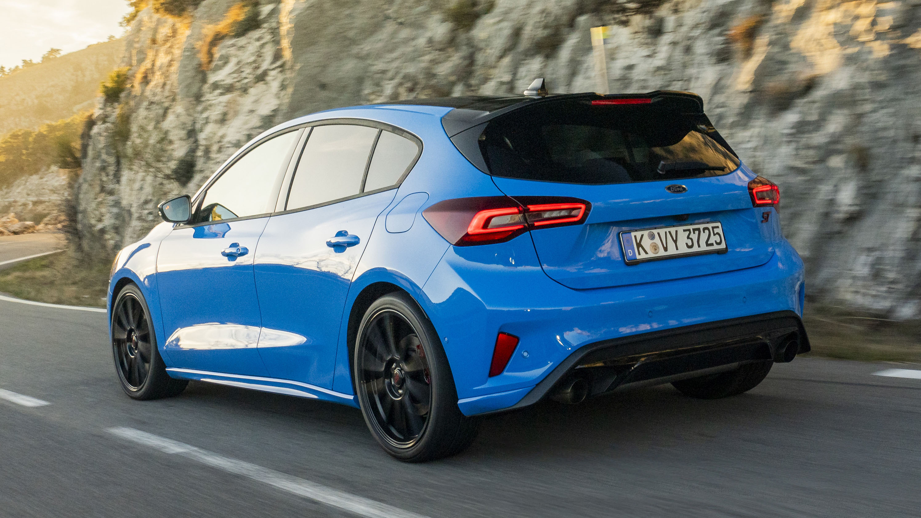 the new ford focus st edition hot hatch gets adjustable suspension