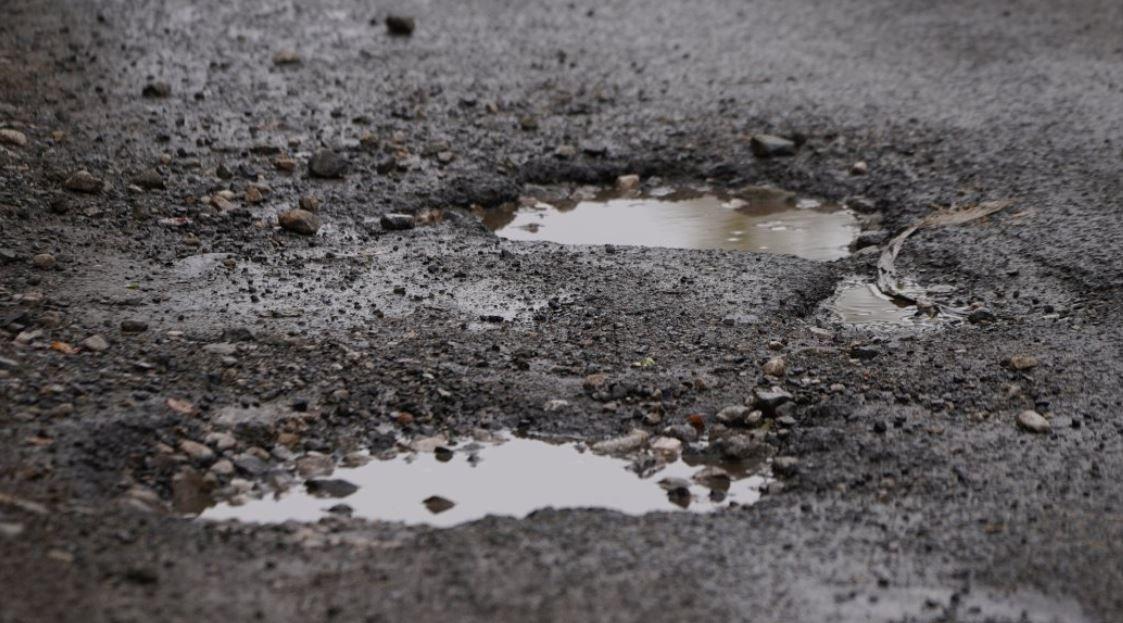 keir starmer says labour would tackle potholes