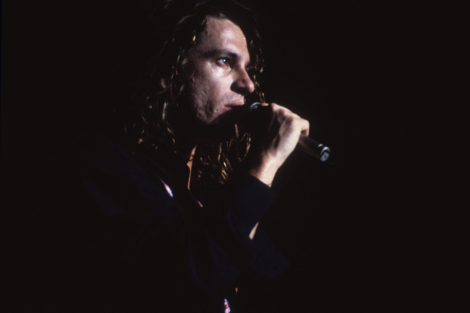 Michael Hutchence : retour sur l'histoire tragique du leader du groupe ...