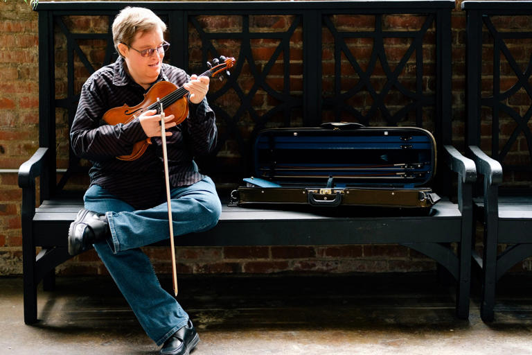 Grammy-winning bluegrass fiddler Michael Cleveland