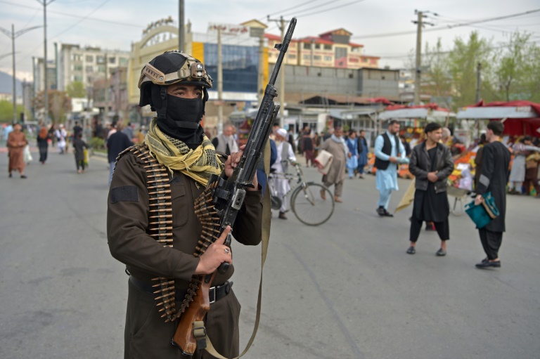 afghanistan: rare apparition du chef des talibans pour l'aïd
