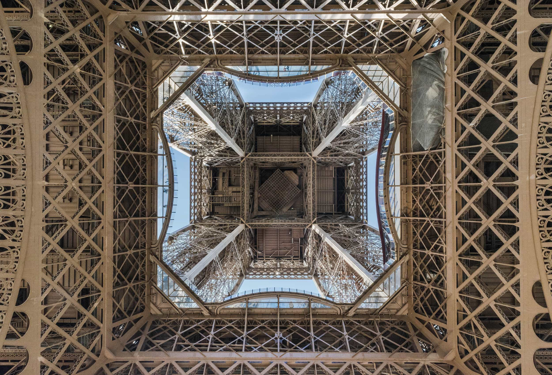 <p>To reach the top of the Eiffel Tower without taking the elevator, you need to climb 1,665 steps. </p><p>You may also like:<a href="https://www.starsinsider.com/n/194952?utm_source=msn.com&utm_medium=display&utm_campaign=referral_description&utm_content=426342v7en-us"> You won't believe these celebrity couples met on blind dates</a></p>