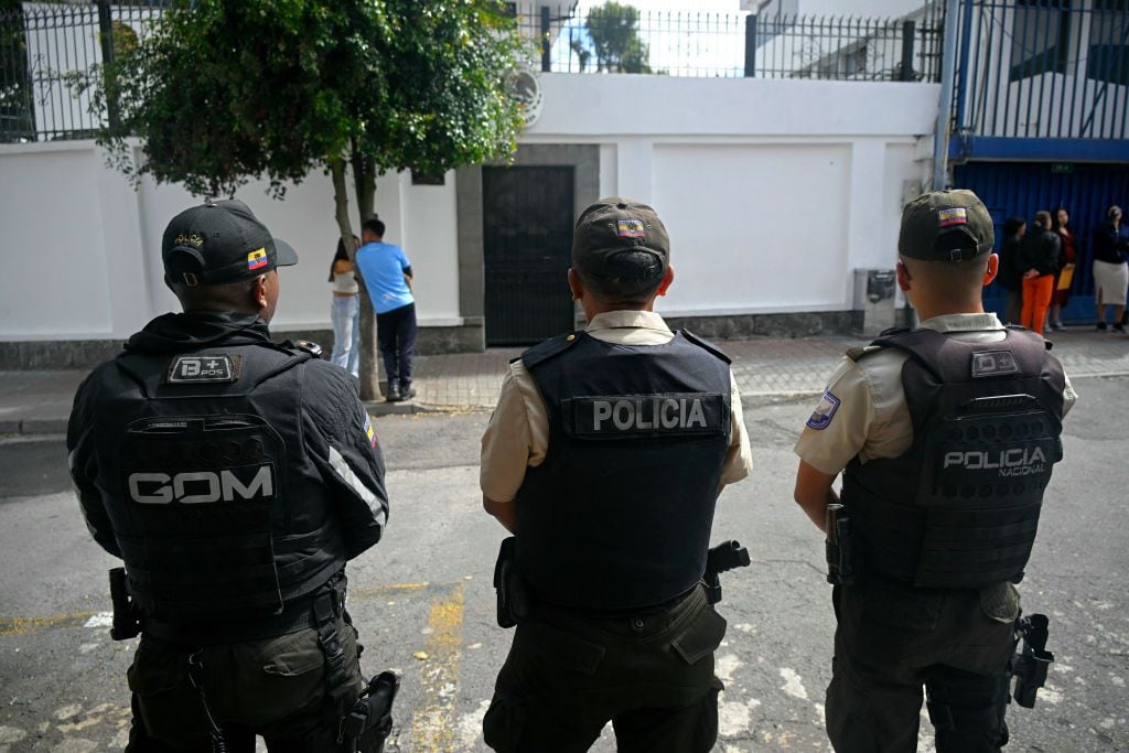 matan a director de cárcel de ecuador en medio de referendo sobre seguridad
