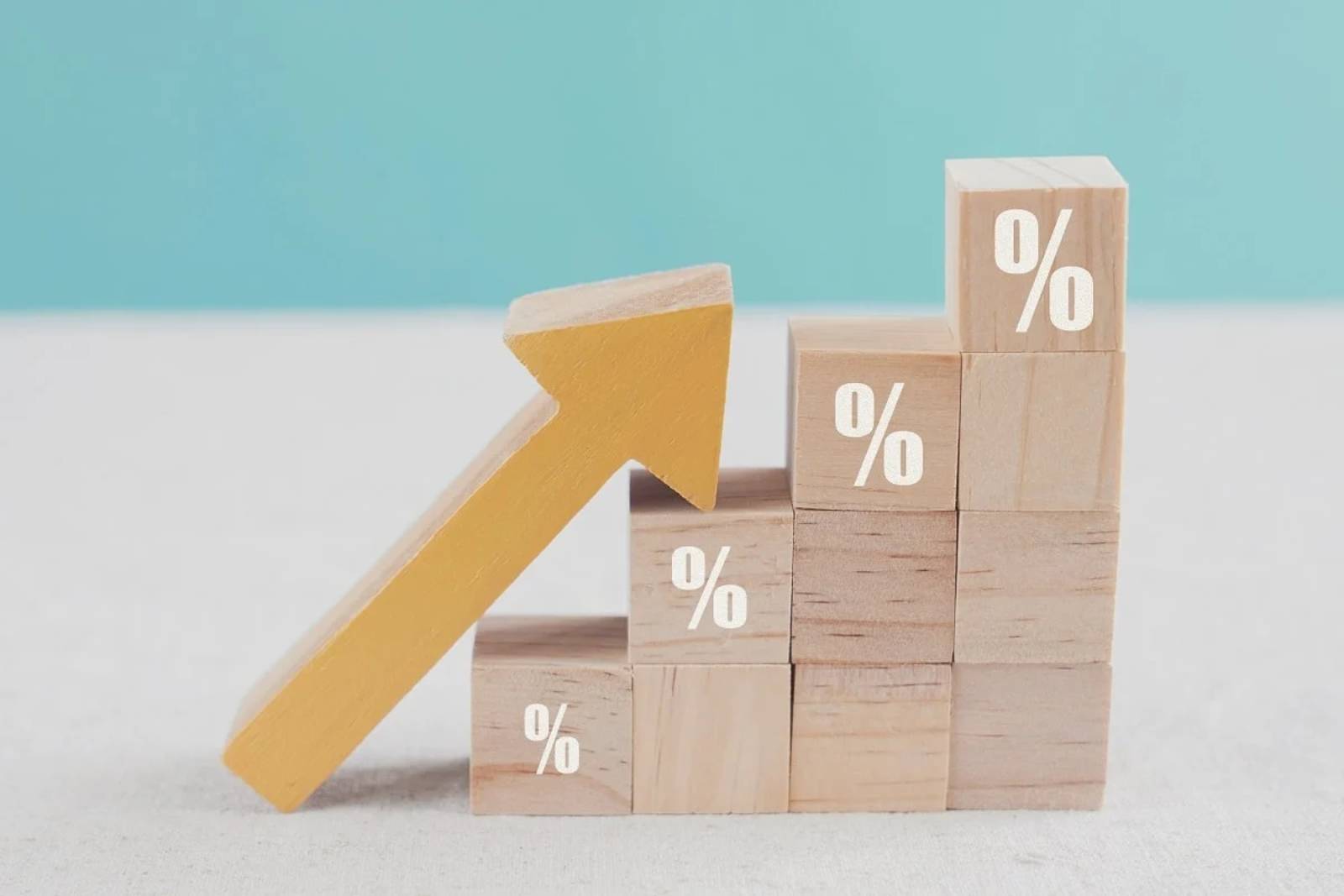 <p><span>Bankrates survey of large lenders showed that the average 30-year fixed rate was set at 3.68% in January 2020, compared to a 7.07% rate in March of this year. </span></p>