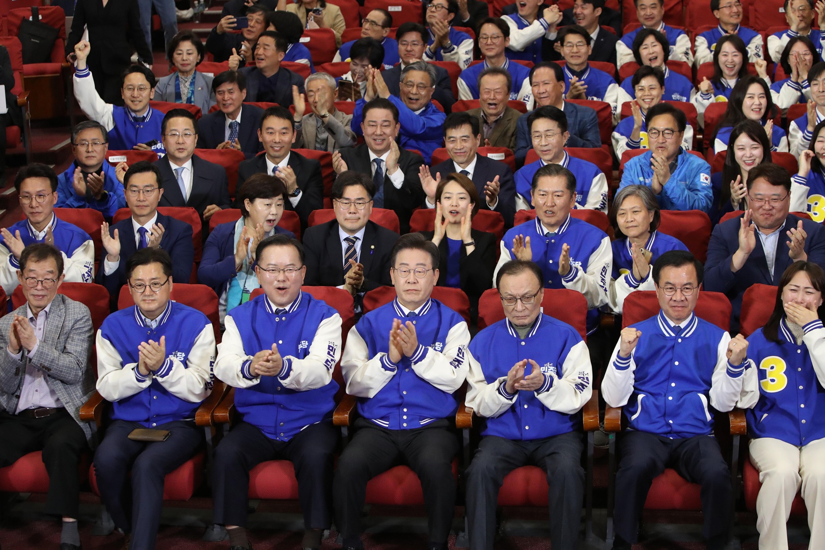 sondeos a pie de urna dan como clara ganadora a la oposición en legislativas surcoreanas