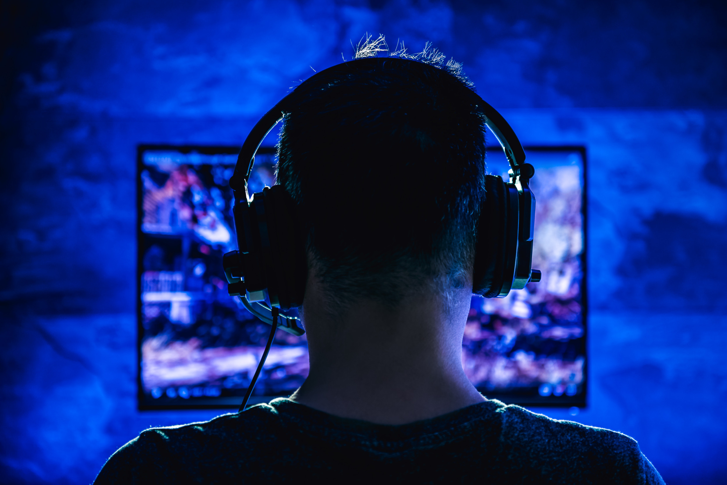teen psychosis risk may be linked to computer and video game use