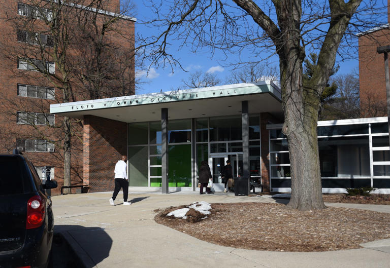 Michigan State set to hike dorm room, dining costs by 7% for freshmen ...