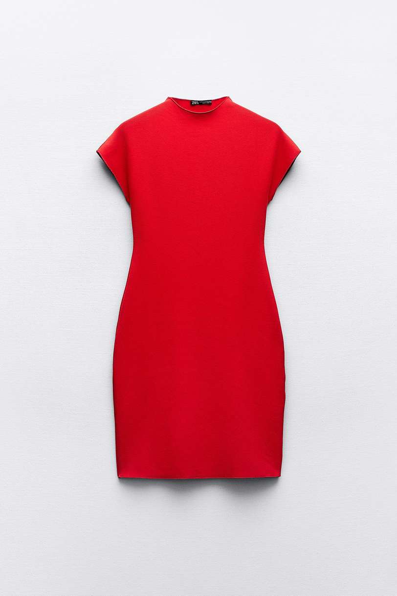 vuelve a zara el vestido rojo efecto tipazo que llevó marta ortega: en versión mini, elegante y perfecto para verano