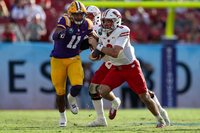 Lsu Edge Rusher Jaxon Howard Reportedly Plans To Enter Transfer Portal