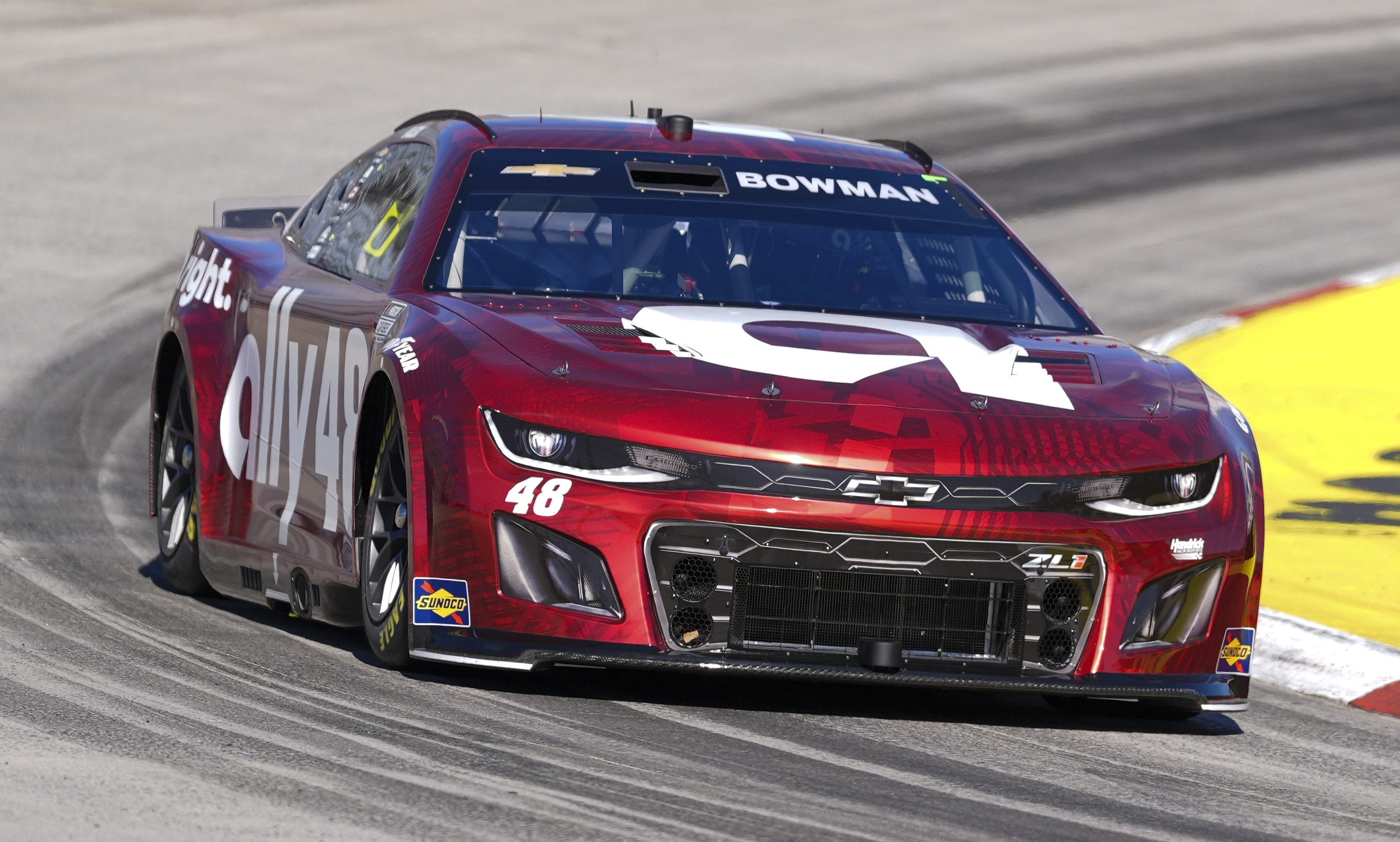 Alex Bowman Calls Out Chase Briscoe For Final Restart At Martinsville