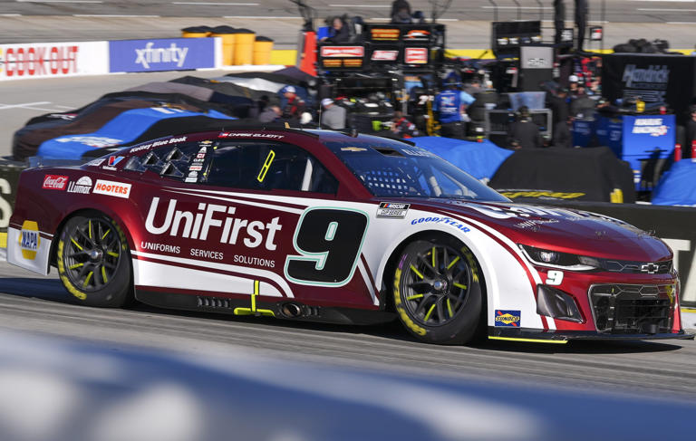 Alex Bowman Calls Out Chase Briscoe For Final Restart At Martinsville