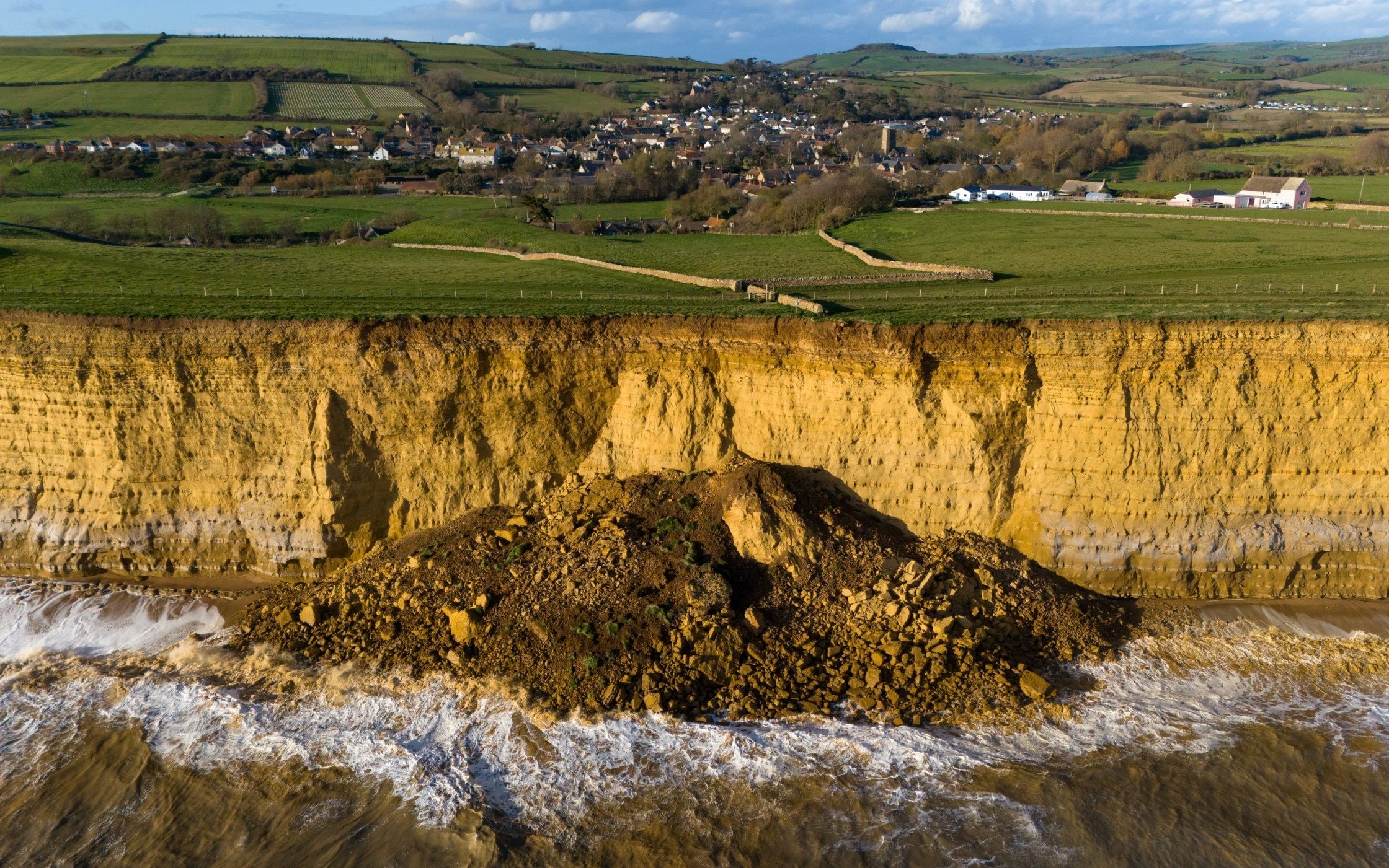 second massive rockfall in 48 hours on jurassic coast poses danger to holidaymakers