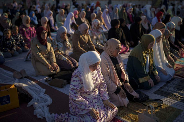In pictures Muslims across the world celebrate EidalFitr amid Gaza