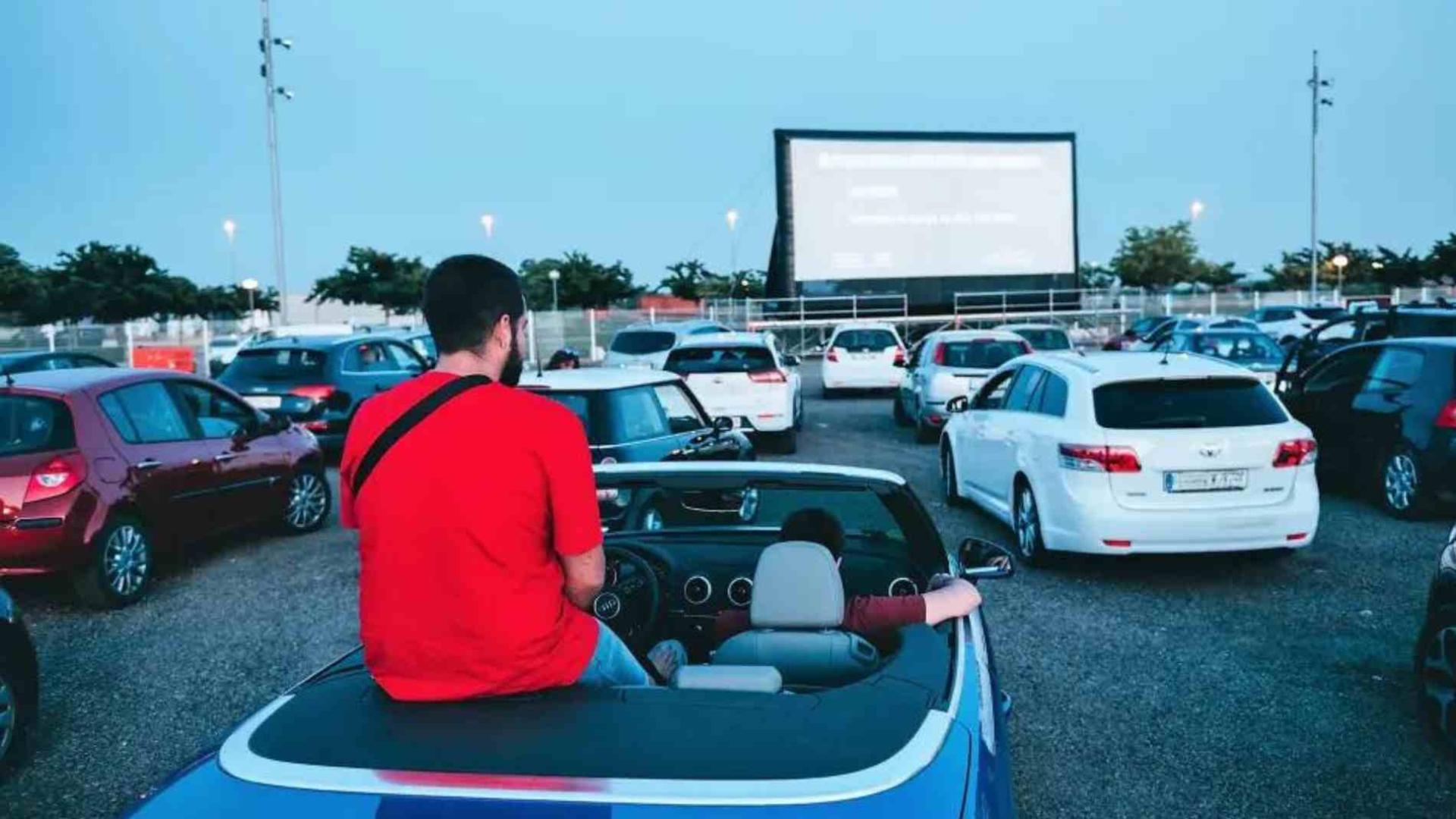 el autocine vuelve a zaragoza: qué película se podrá ver gratis desde el coche