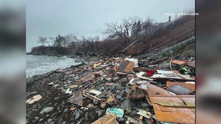 Coast Guard leading boat-wreck cleanup efforts on Cape Elizabeth beach