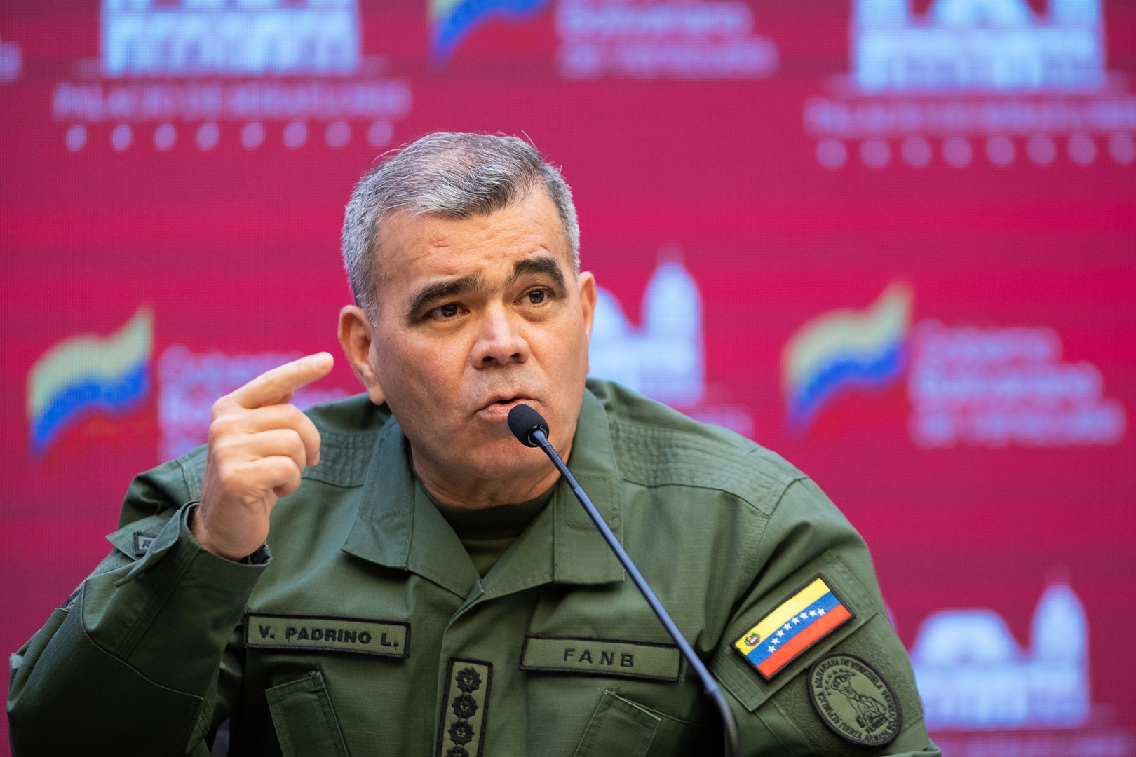 el ministro de defensa venezolano respalda detención del exministro de petróleo el aissami