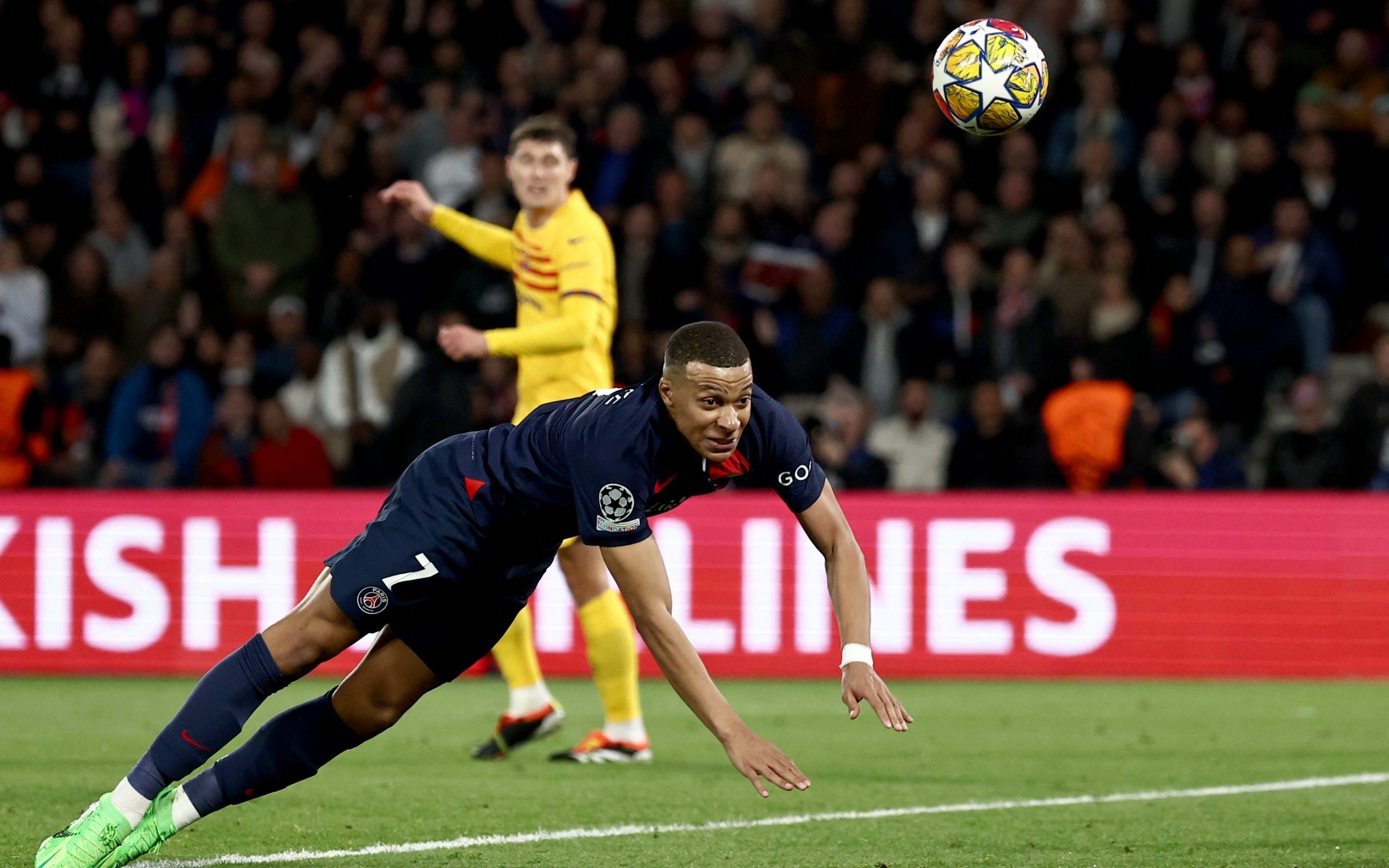raphinha outshines kylian mbappe as barcelona earn advantage over psg in five-goal thriller