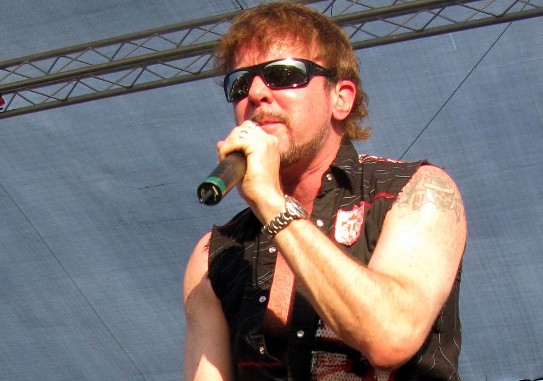 American singer, musician, and songwriter known for being the frontman and founding member of the hard rock/glam metal band FireHouse. Snare co-wrote most of FireHouse's songs and had several chart-topping hits. The band reached stardom during the early 1990s with charting singles like "Reach for the Sky", "Don't Treat Me Bad" and "All She Wrote", as well as their signature power ballads "I Live My Life for You", "Love of a Lifetime" and "When I Look into Your Eyes". He was also involved in other musical projects like Rubicon Cross and Scrap Metal. He passed away at the age of 64.