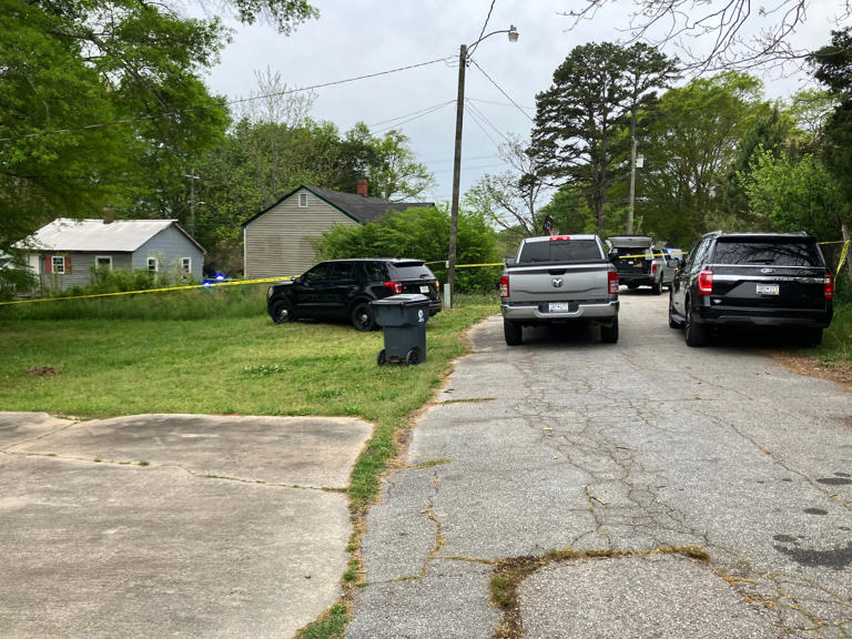 Officers working to apprehend shooter after woman killed in Laurens