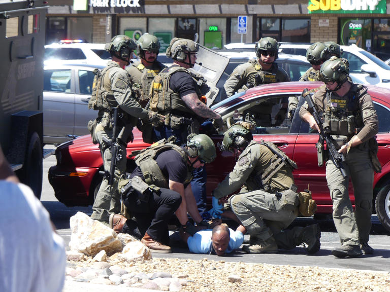 SWAT team responds to standoff in parking lot of Apple Valley Stater Bros.