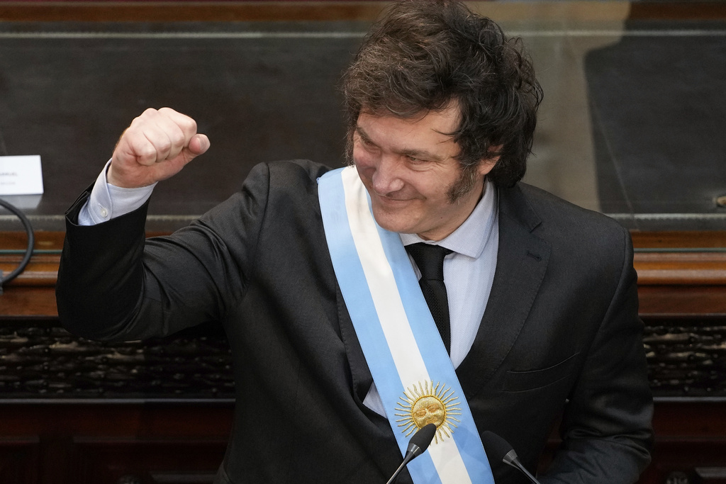 milei califica al periodismo argentino de corrupto, sucio y extorsivo