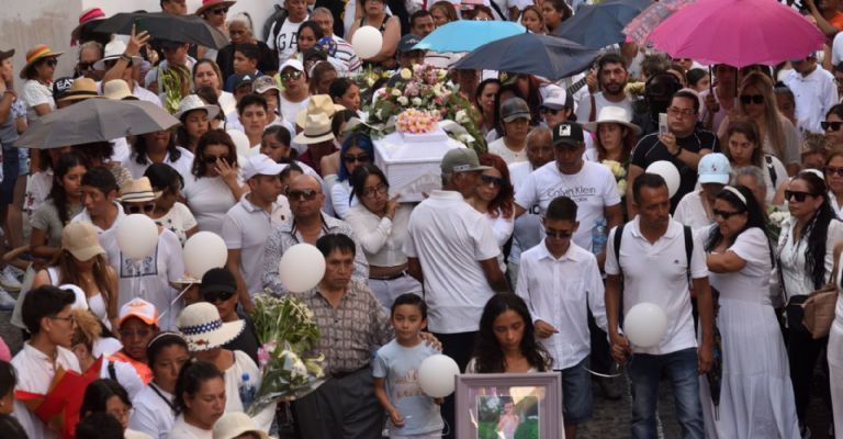 caso camila: sepultan a ana rosa 11 días después de ser asesinada, sin familiares
