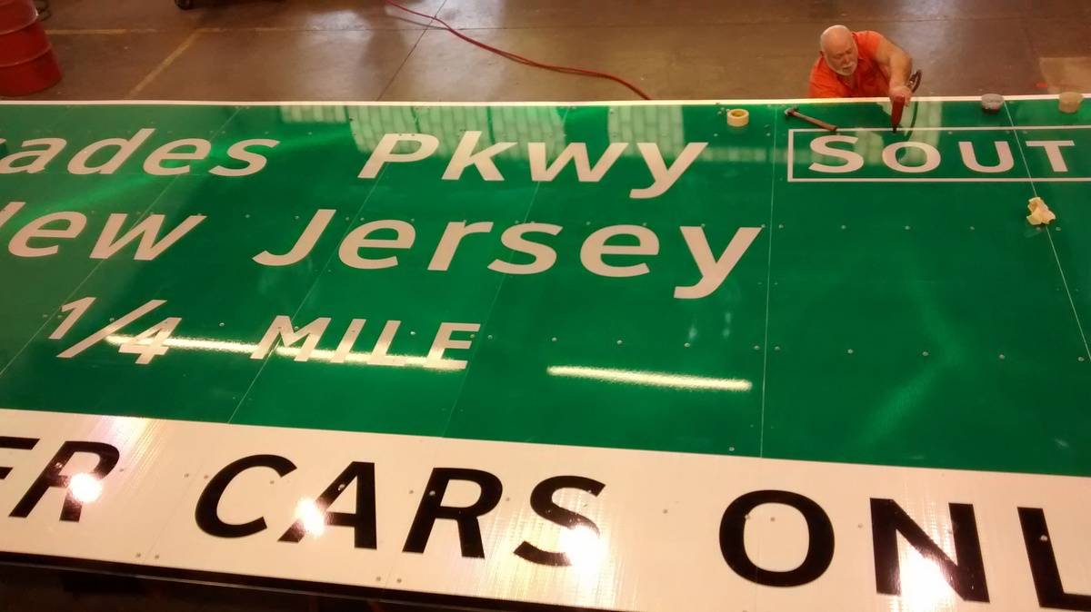 <p>One Reddit user says they've always had a fear of a sign falling on them while they drive under them, and now that we see how truly large this sign is, we also have this fear. </p> <p>It's so much bigger than we thought. </p>