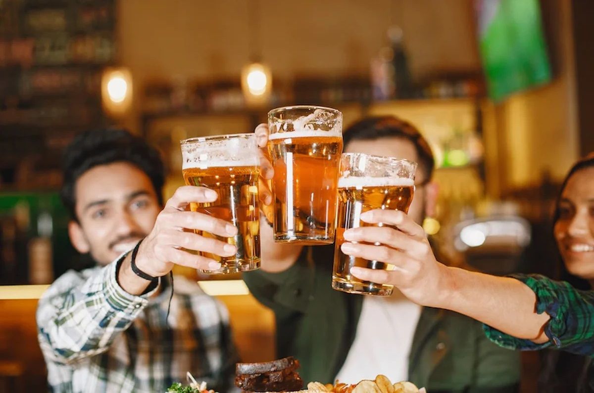 ¿cómo tomar cerveza sin que te inflames del estómago?