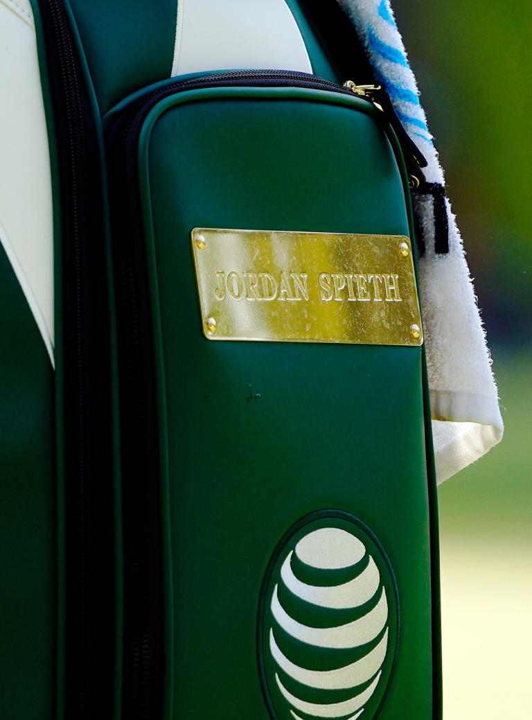Jordan Spieth's golf bag at 2024 Masters has special gold plate