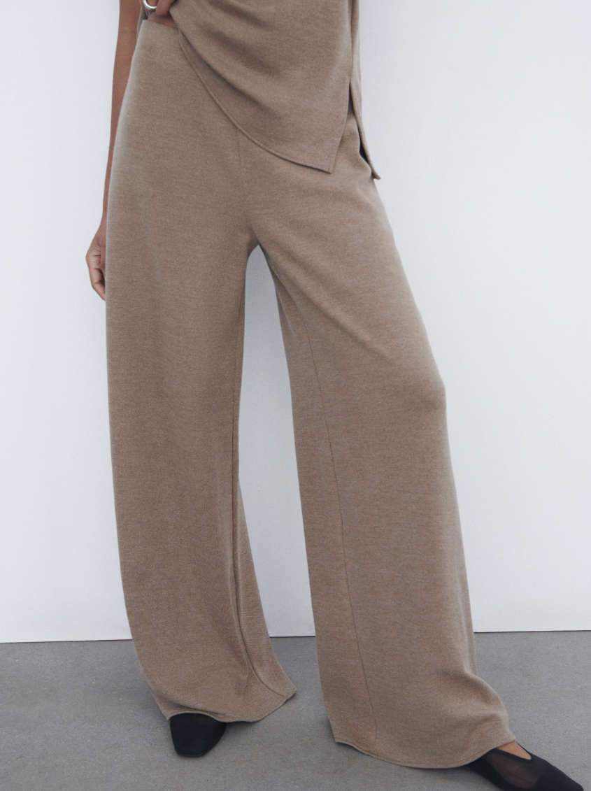 los pantalones de zara con cinturilla elástica más elegantes de la primavera: de punto, con efecto tipazo y no aprietan