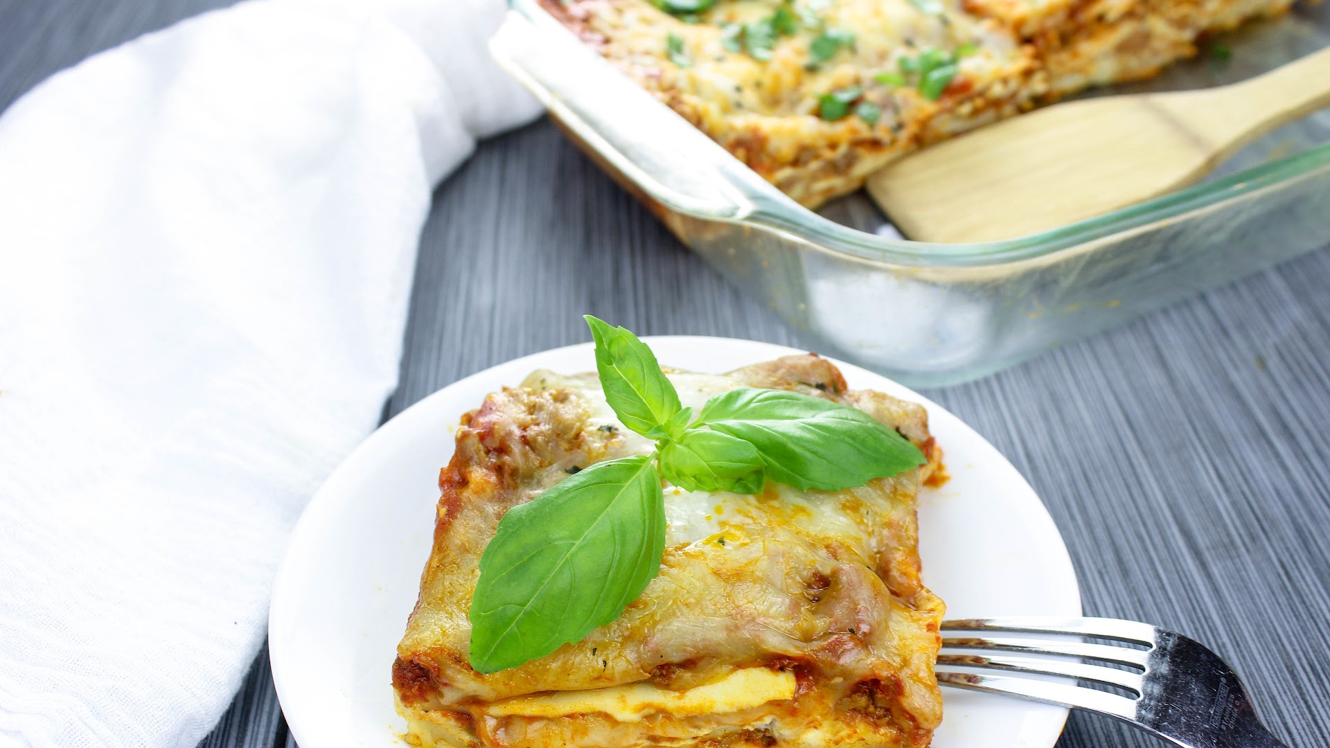 Since The Noodles Aren&amp;#39;t Boiled First, This Lasagna Can Be Put Together ...