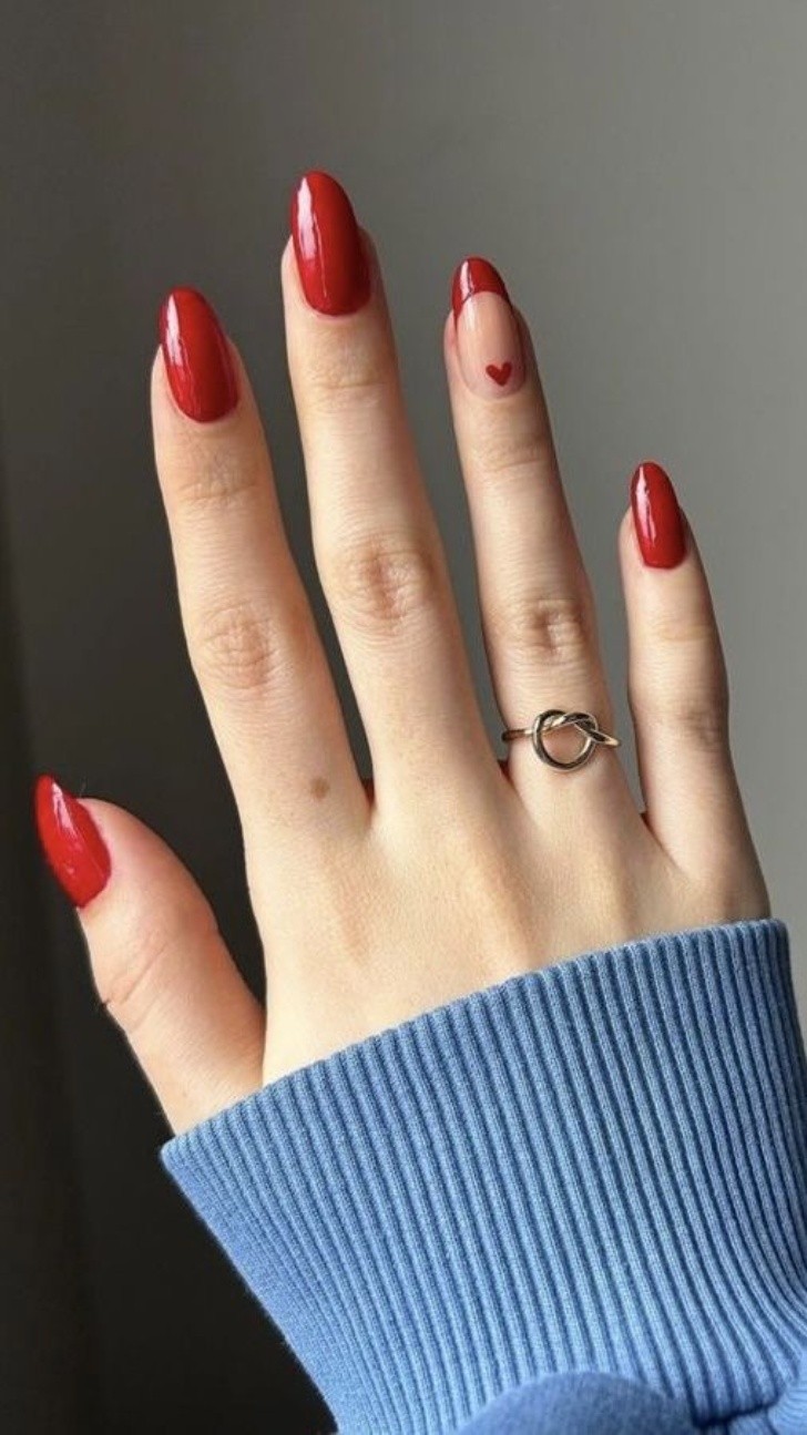 nails art: diseño de uñas rojas para lucir manos elegantes