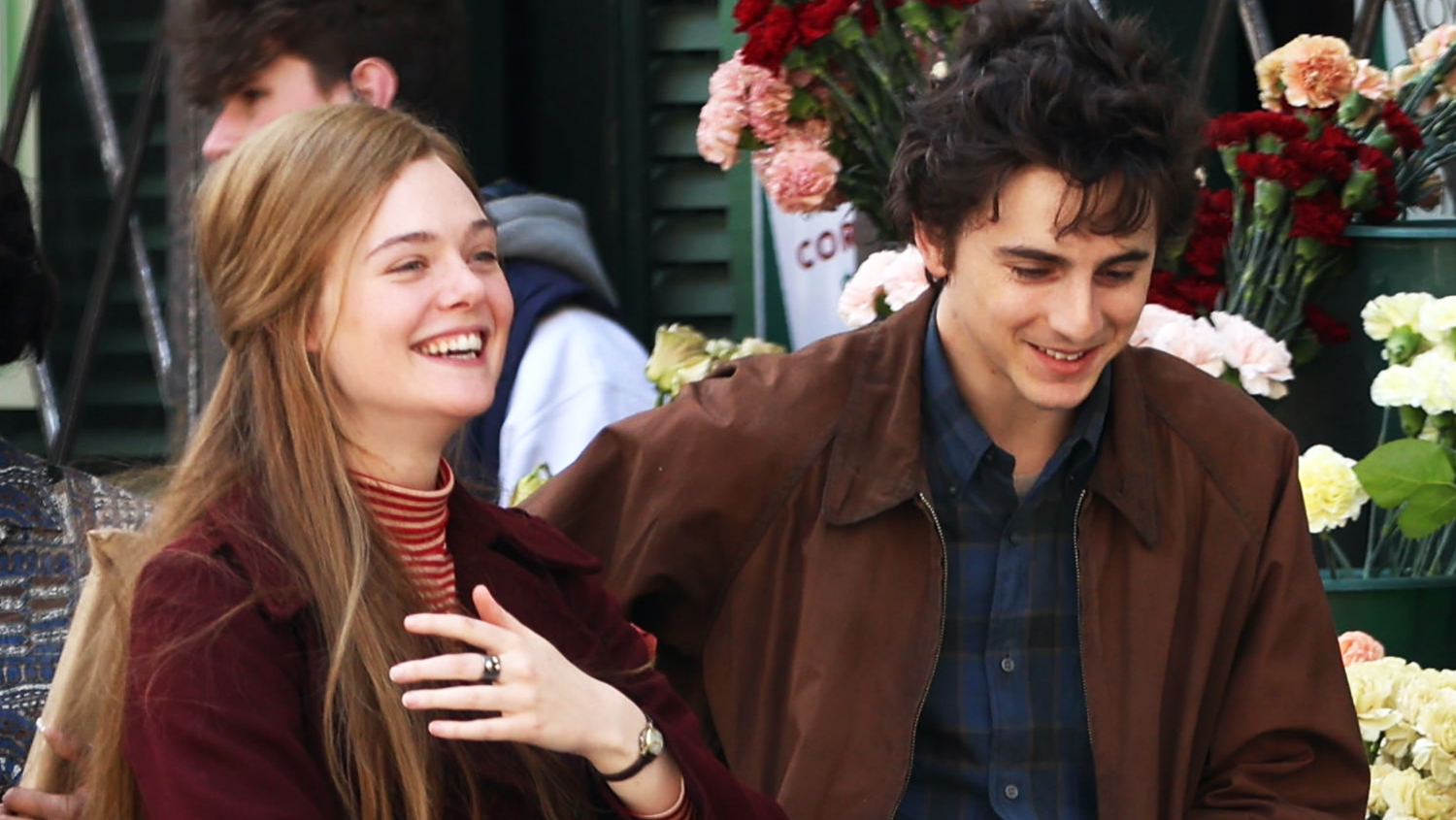 Set Photos Of Timothée Chalamet As Bob Dylan & Elle Fanning As Sylvie ...