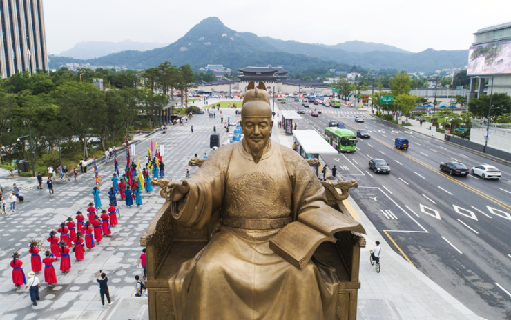 A large statue of King Sejong (1397-1450), the early Joseon Kingdom (1392–1910) ruler who was behind the creation of Hangeul (the Korean alphabet), is seen in Gwanghwamun, central Seoul. Yonhap