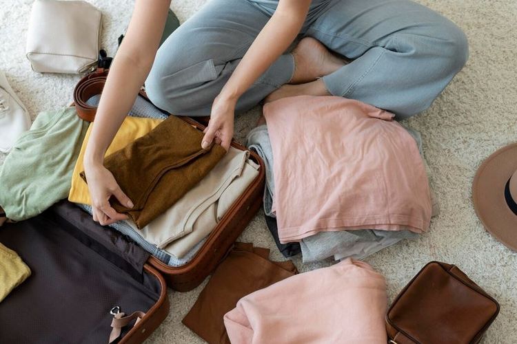 7 tips packing mudik yang praktis, gunakan ini agar baju muat banyak