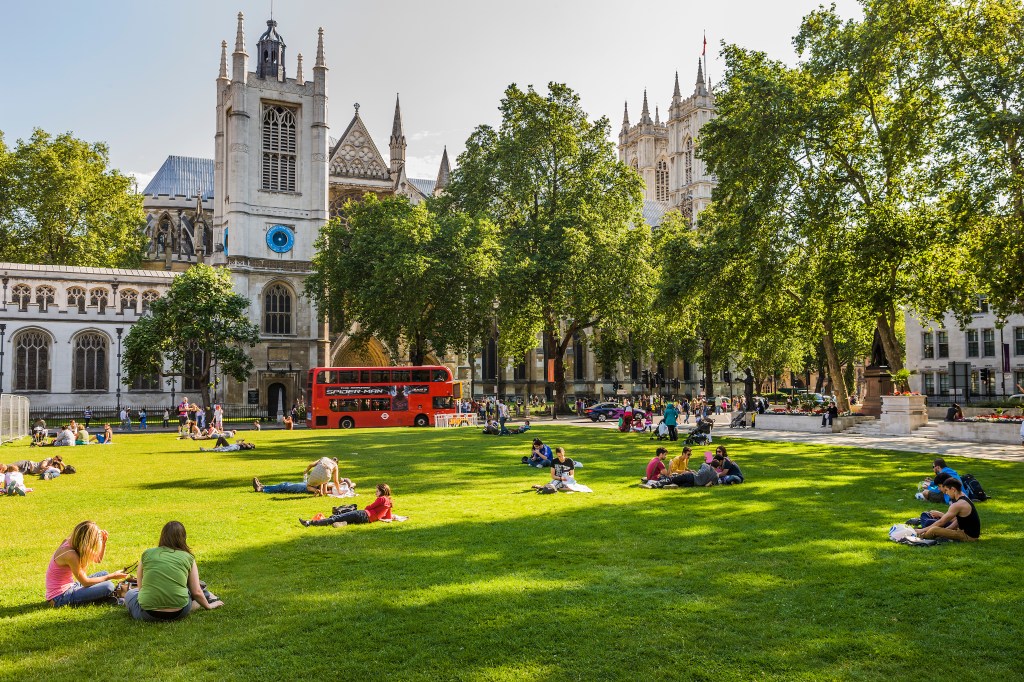 Map shows where in the UK will be hottest during ‘mini-heatwave’