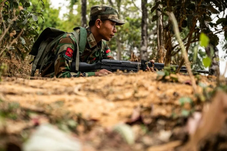 Phiến quân Myanmar tuyên bố chiếm thị trấn giáp Thái Lan